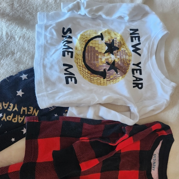 6 to 12 months festive pyjamas - Picture 2 of 4